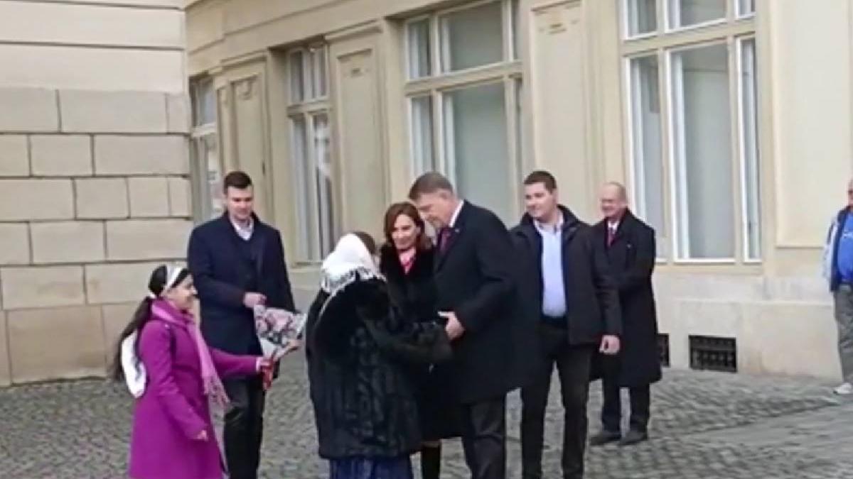 cum petrec politicienii romani 2022