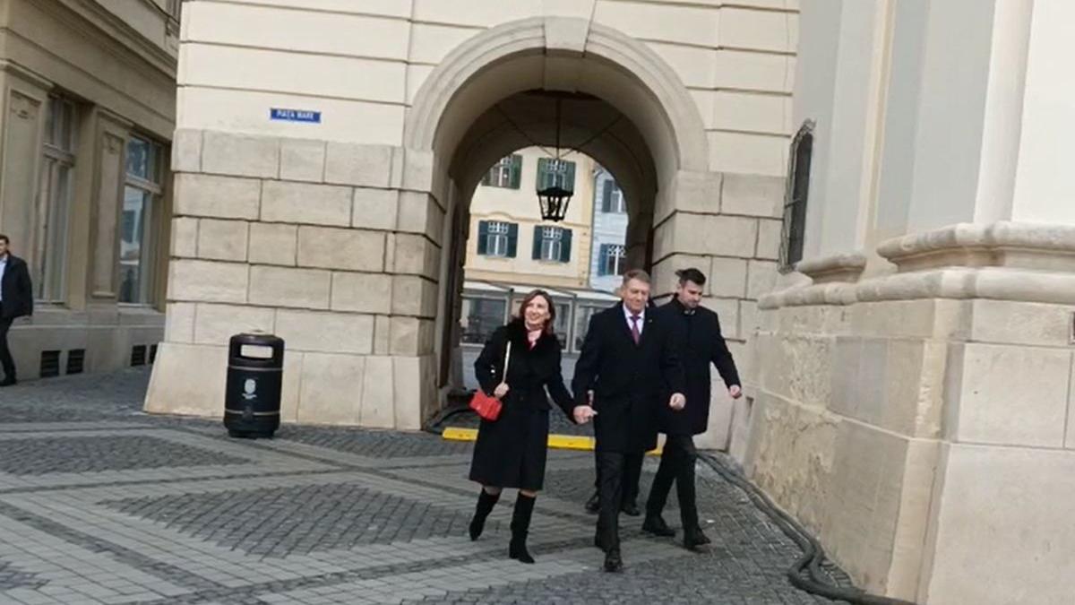presedinte klaus iohannis biserica craciun