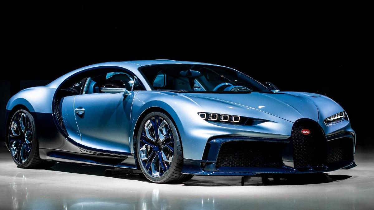 bugatti vinde 4000000 dolari masina propulsie benzina