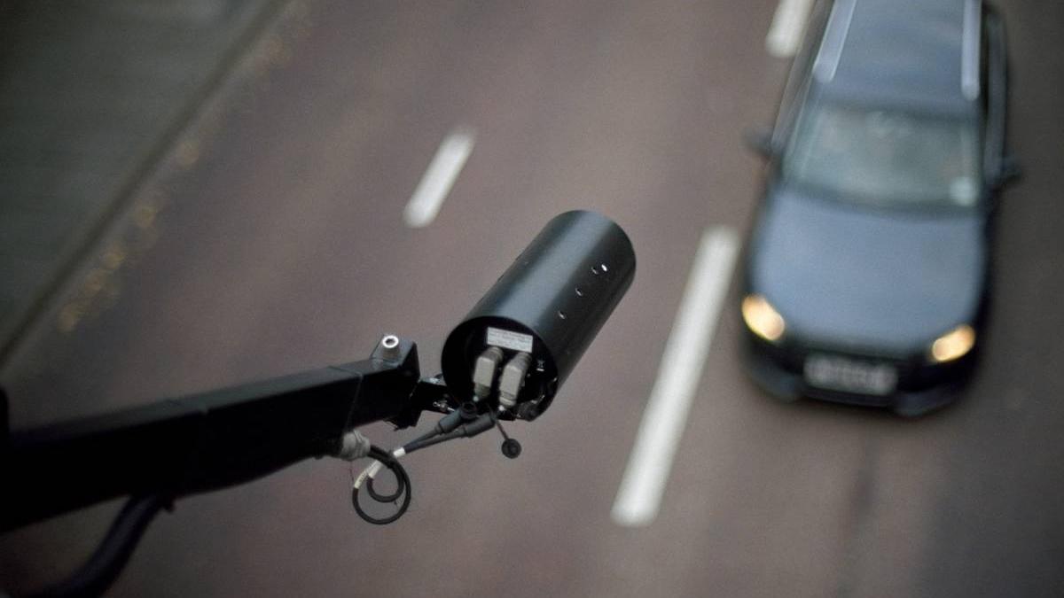 lege soferi filmati in timp ce conduc camere trafic