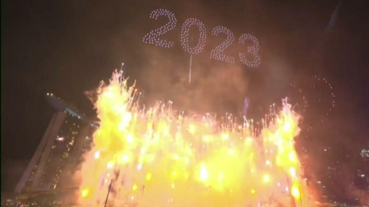 focuri artificii mari orase 2023 sydney singapore taipei hong kong