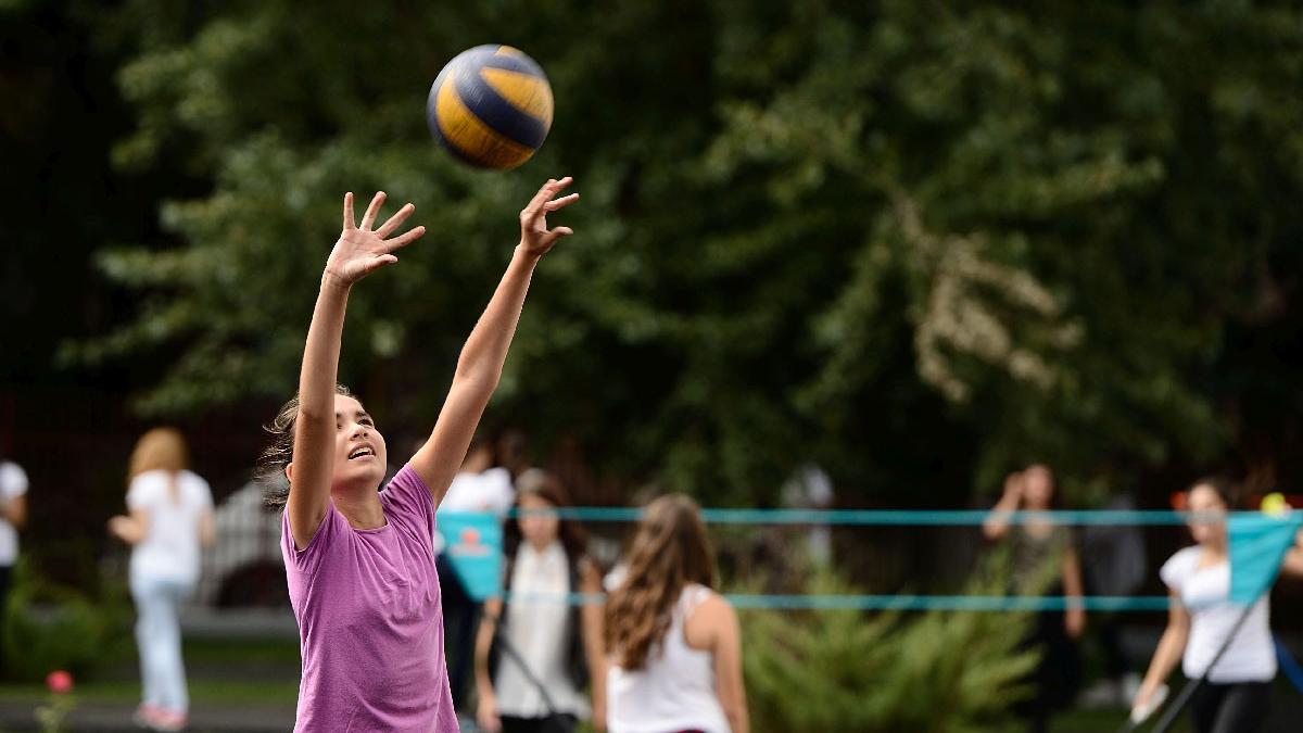 acces gratuit elevi curti terenuri sport scoli timpul liber lege promulgata