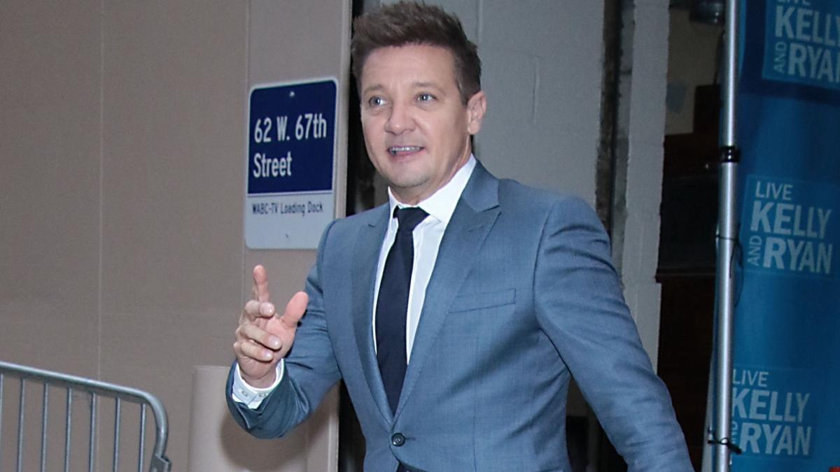 prima poza actor jeremy renner spital