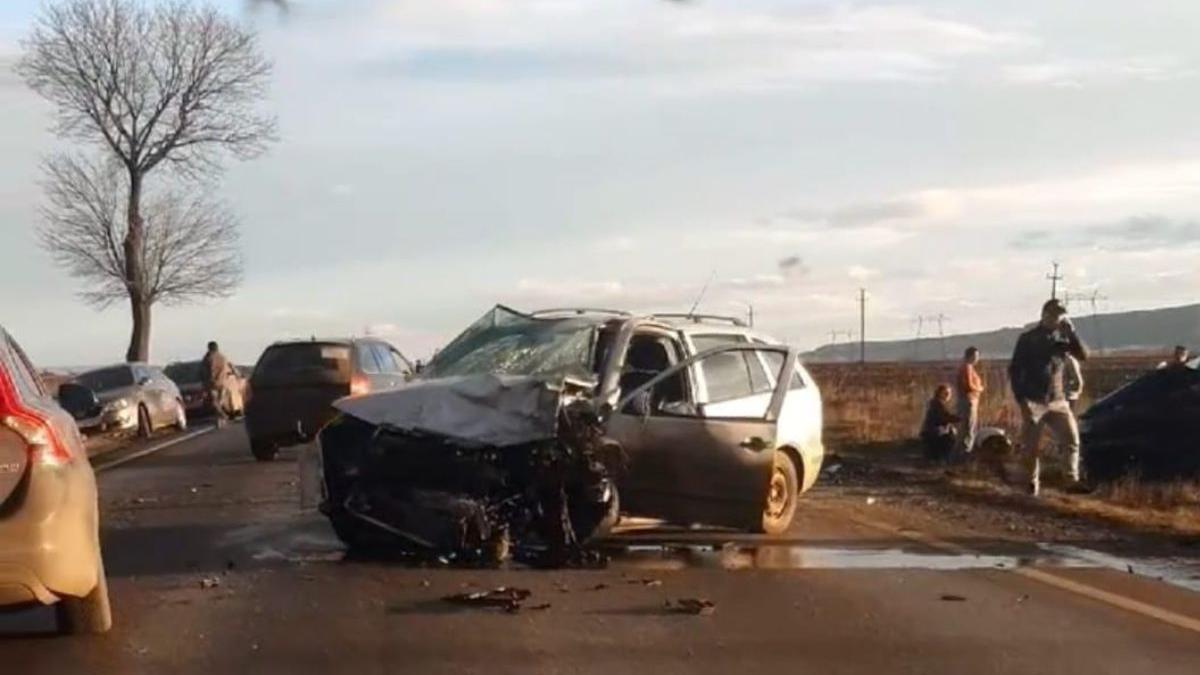 doi oameni au murit impact frontal accident nisiporesti neamt