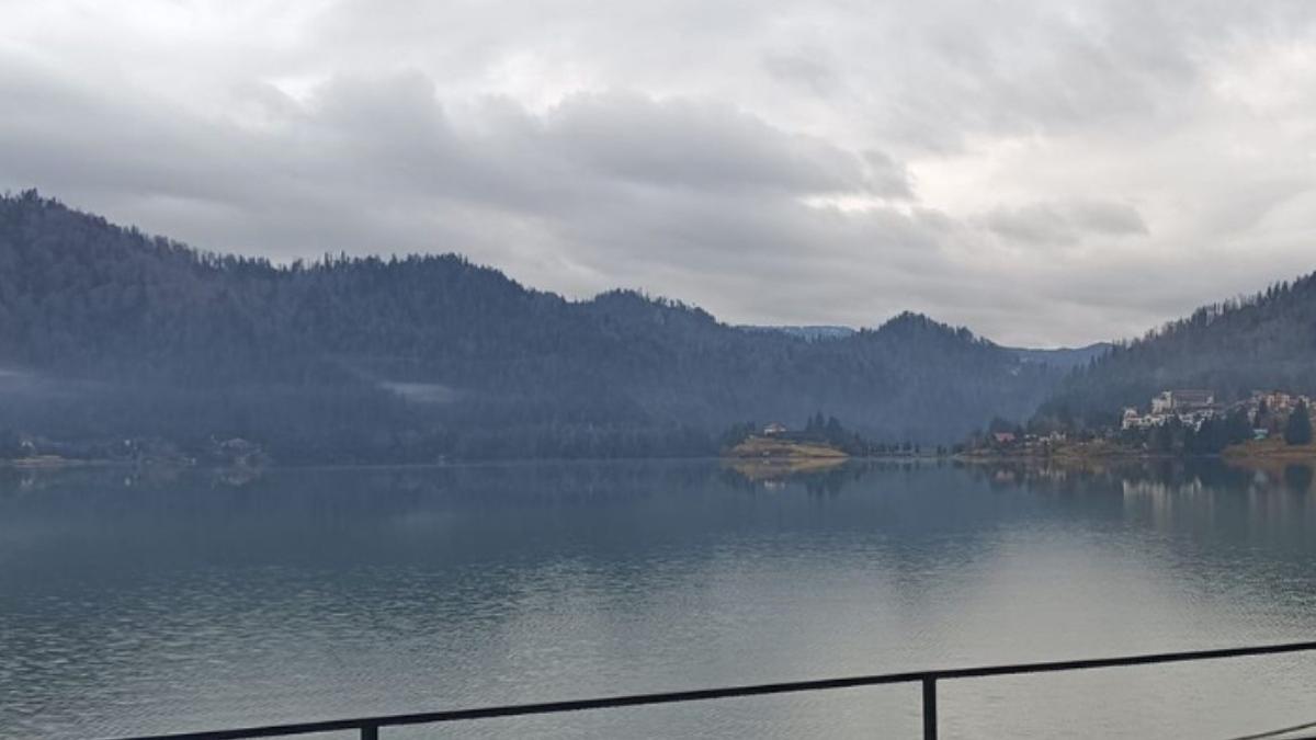 tineri hidrobicicleta rastunata lacul colibita bistrita nasaud pompieri cautare salvare persoana