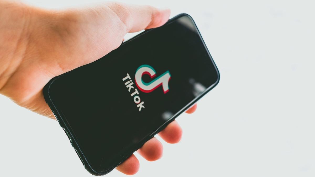 tara care vrea sa interzica tiktok ce se intampla in spatele retelei sociale