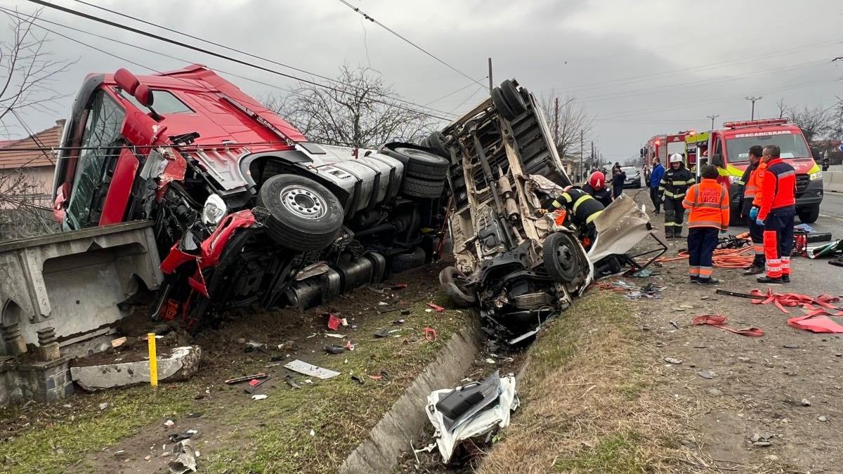 camion cisterna soda caustica ramnicu valcea sofer incarcerat