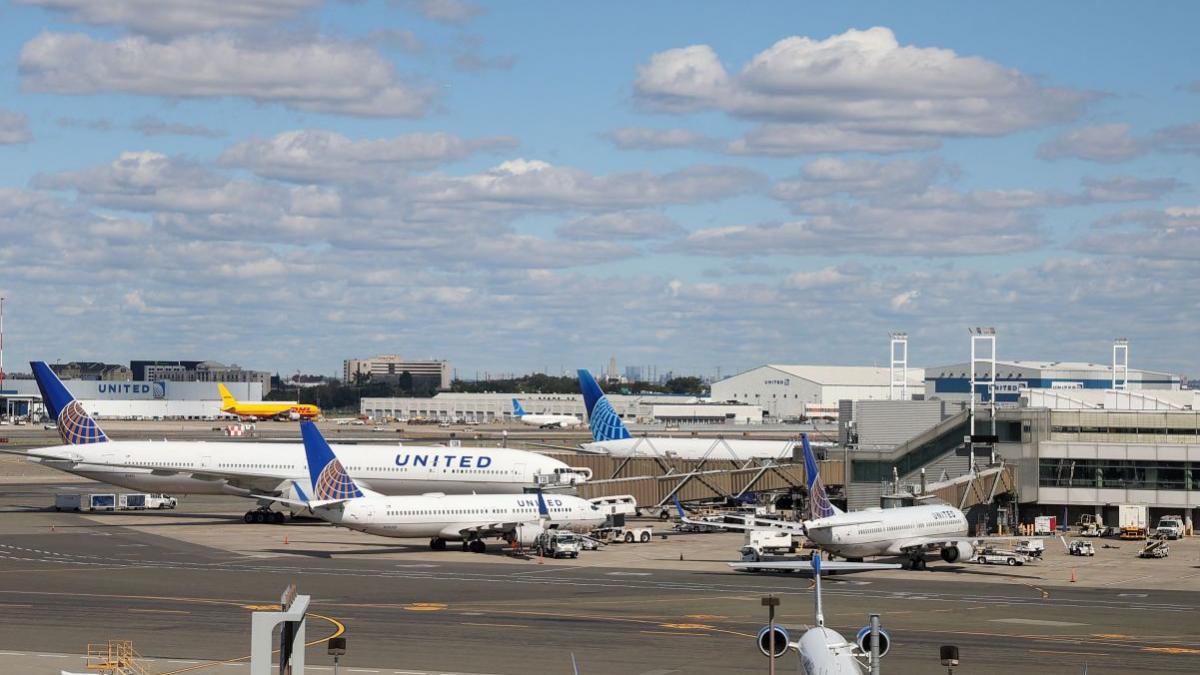 incident aviatic major sua zboruri oprite la sol