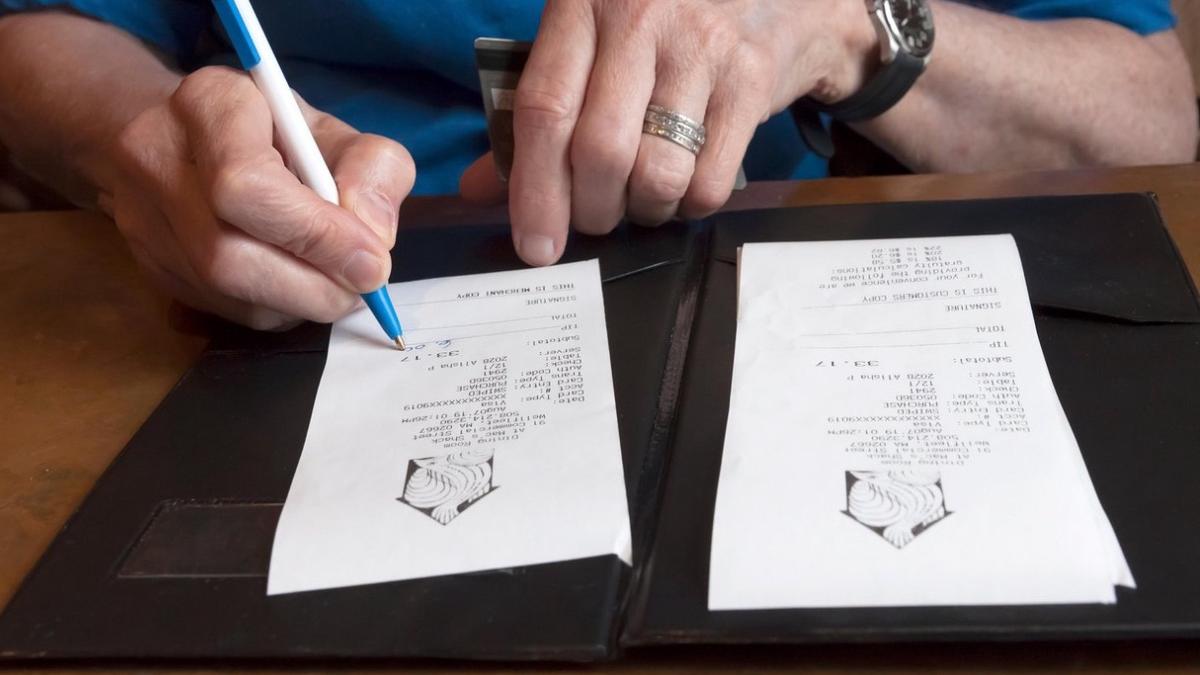 angajati turism pot reclama anaf daca nu primesc tot bacsisul amenzi angajatori