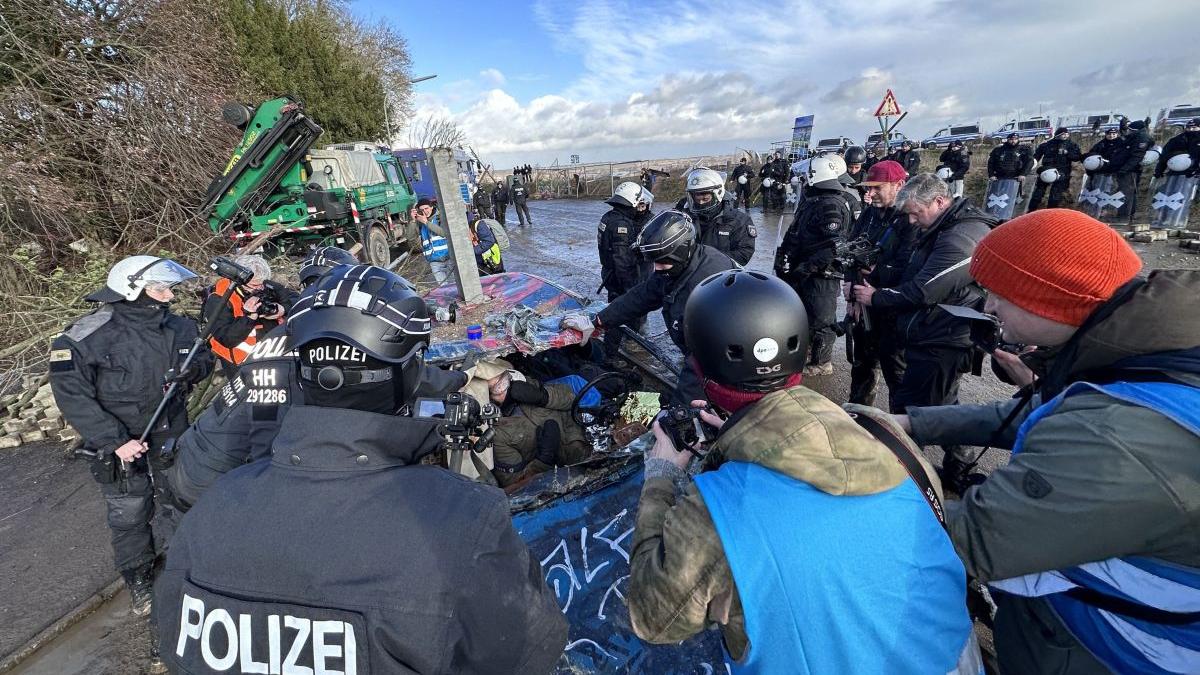 proteste violente germania sat zacamant carbune