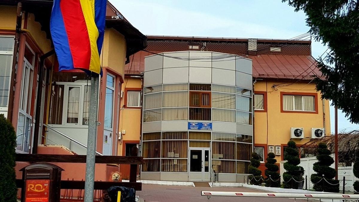 jurist primaria aninoasa cercetat penal intrat birou cutit amenintat colega