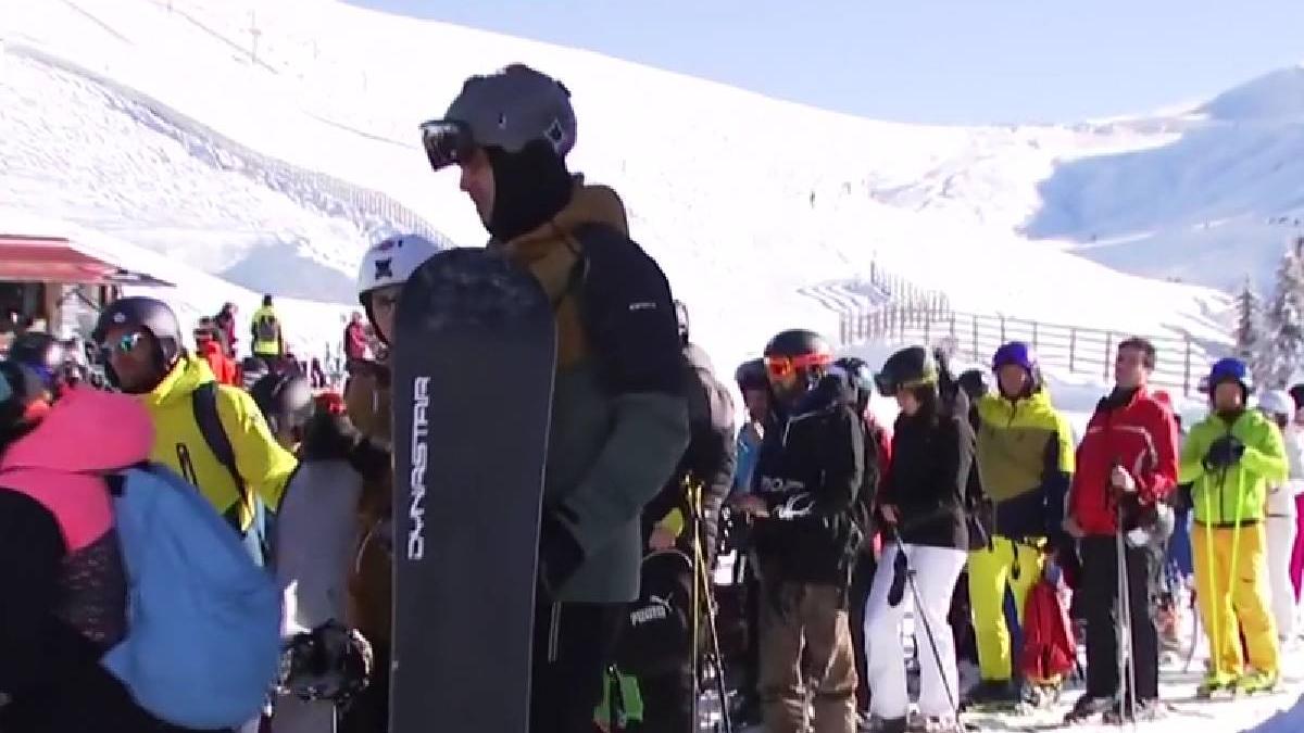 aglomeratie la schi partii sinaia