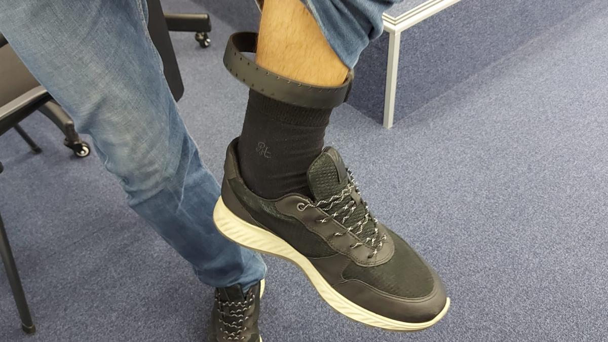 barbat mures taiat bratara monitorizare amenintari aruncat etaj