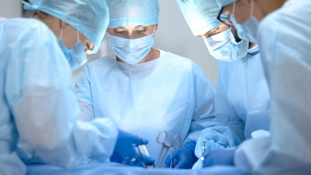 medici iasi replantare picior copil lovit tren vatra dornei