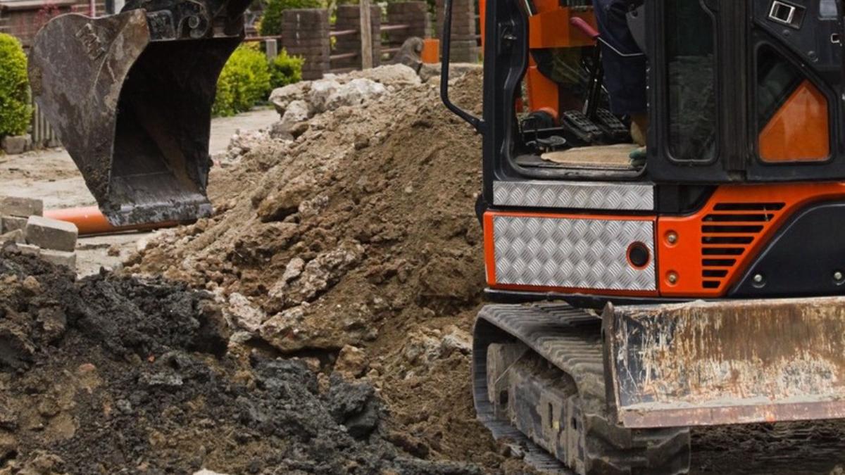 muncitor gorj a murit ingropat de viu sub mal pamant surpat