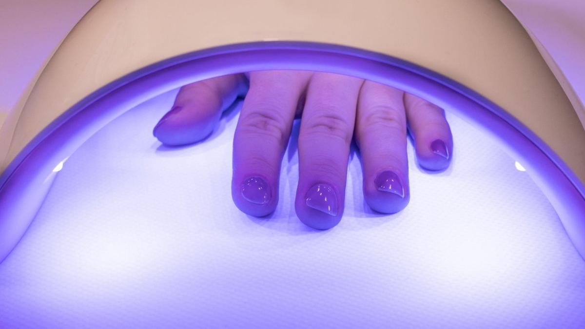 pericol lampi uv uscare manichiura gel oja semipermanenta
