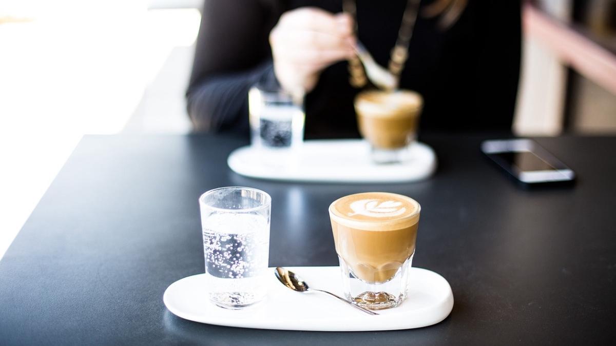 un cappuccino oras lux romania costa mai mult italia spania