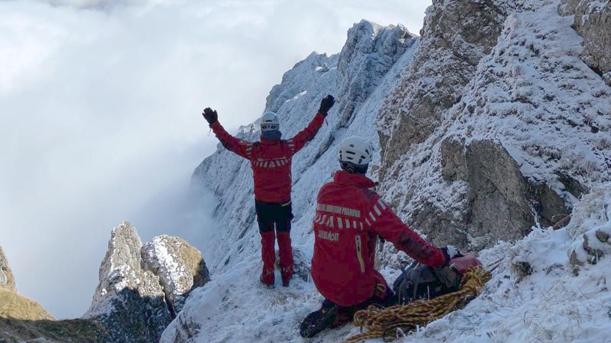 pericol romani munte minivacanta salvamont turisti