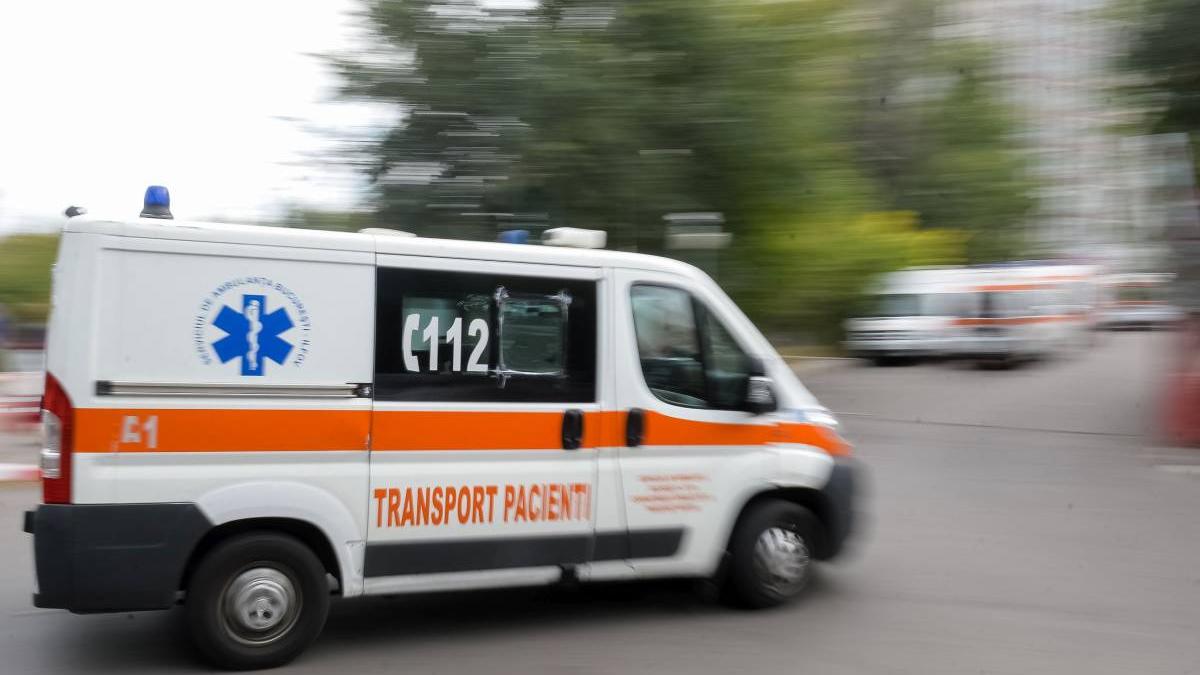 petrecere spital oameni mancat prajituri substante interzise