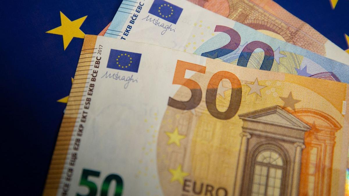 euro depaseste maxim ultime noua luni