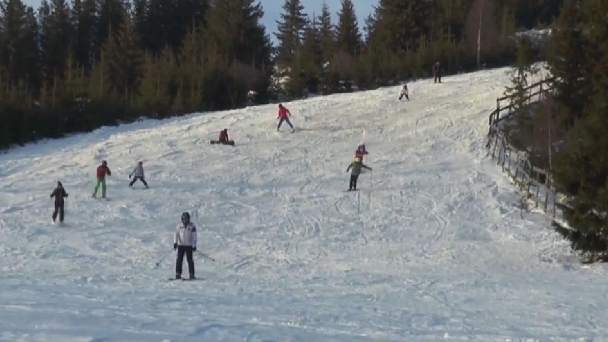 minivacanta mica unire sute turisti satiuni montane