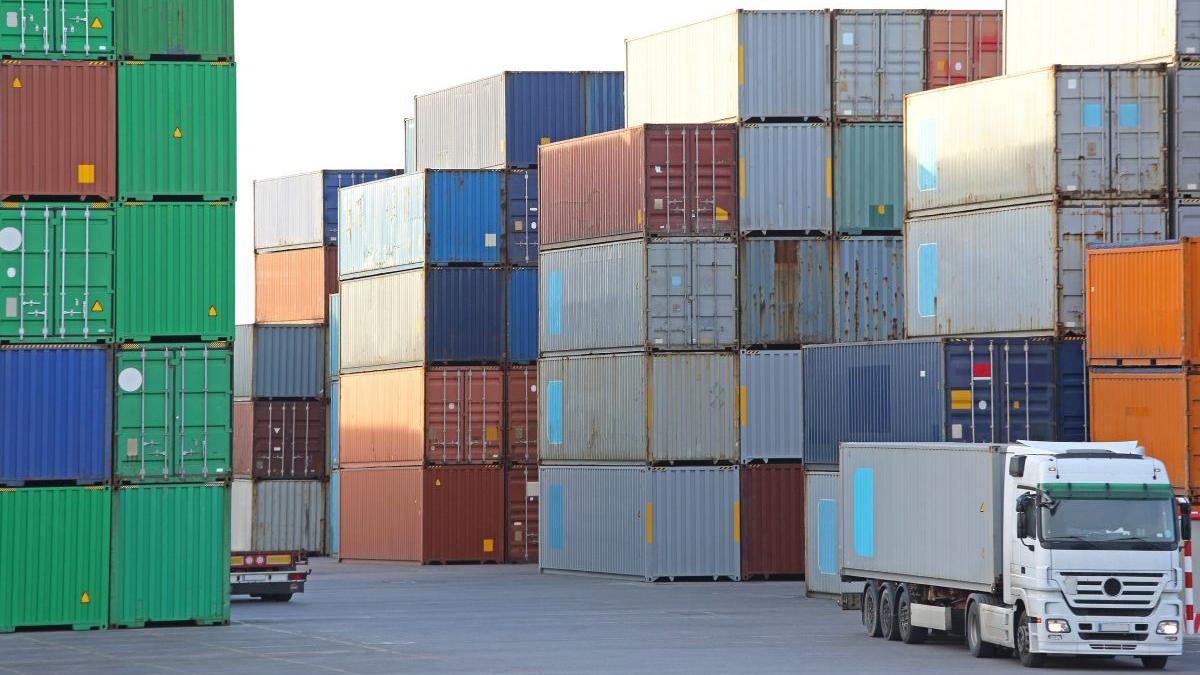Un copil care se juca de-a v-ați ascunselea a ajuns într-o altă ţară, după ce s-a ascuns într-un container