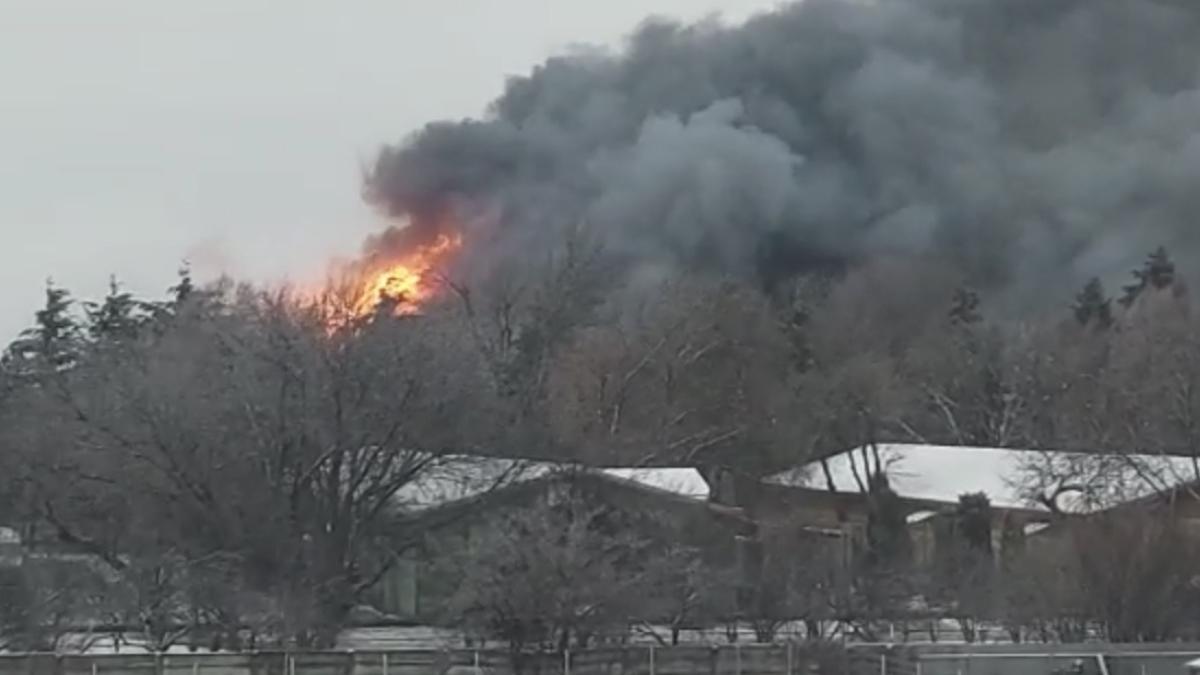 incendiu proportii depozit voluntari alerta extrema