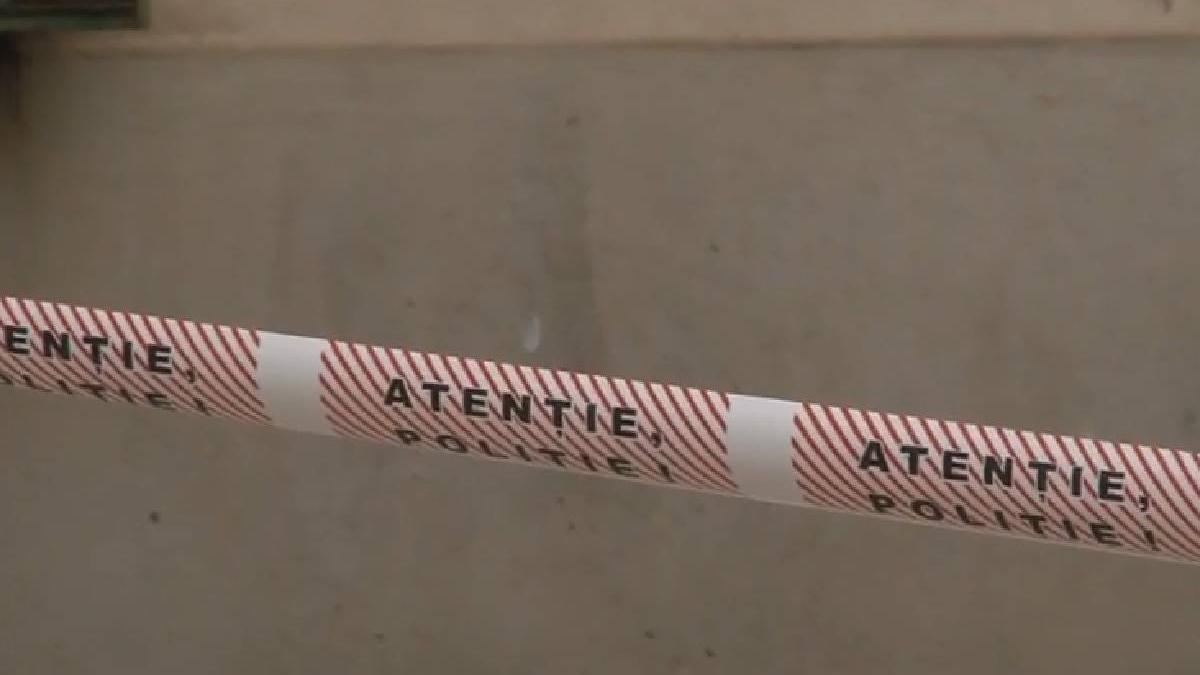 tanara targu jiu a murit cazut etajul 1 asfalt fata blocului