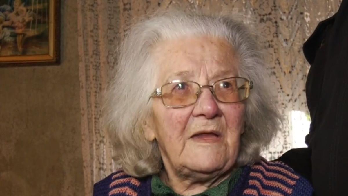 poveste batrana sunat 112 frig in casa