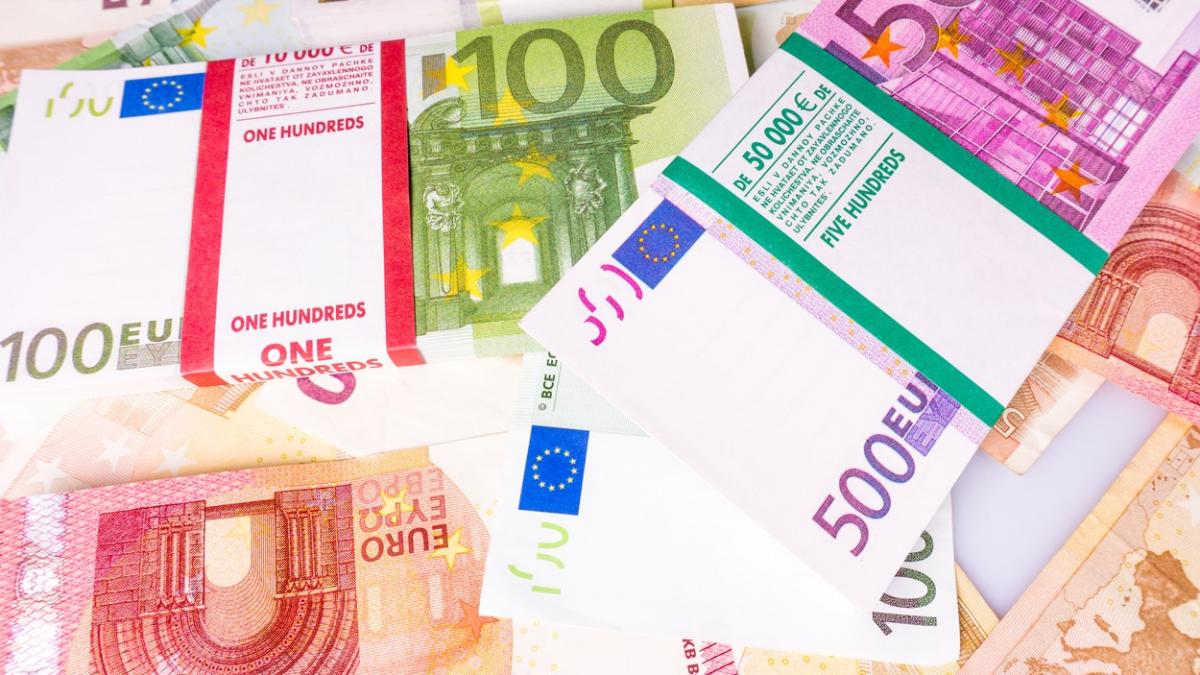 ziua in care romania a imprumutat doua miliarde de euro de pe pietele externe