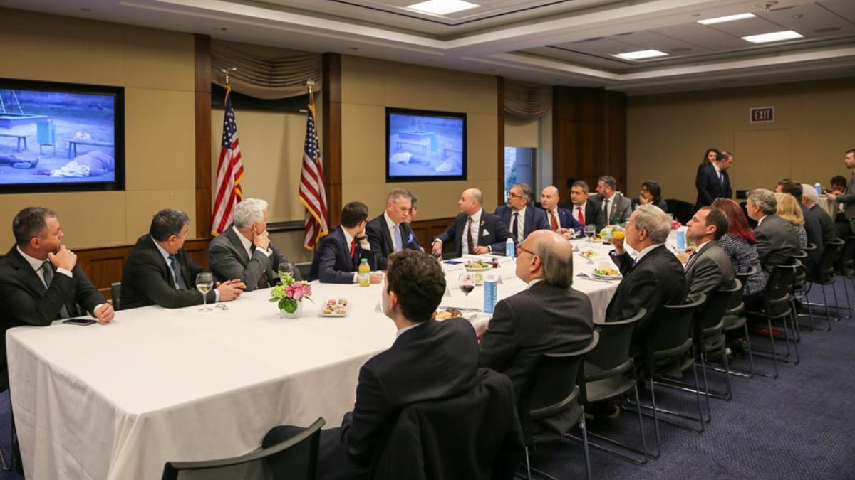 eveniment premiera romania congres sua