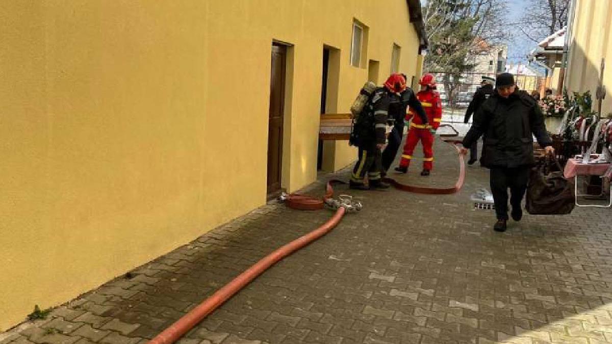 morti evacuati incendiu capela sibiu