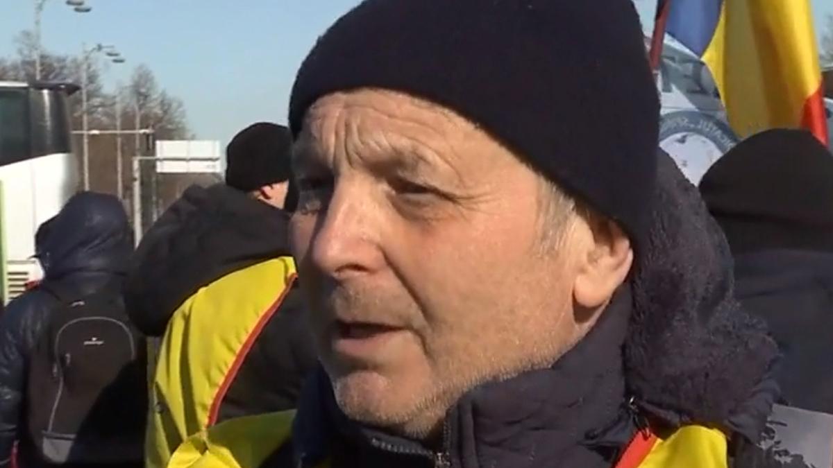 proteste in romania educata profesorii cer bani de salarii in fata guvernului