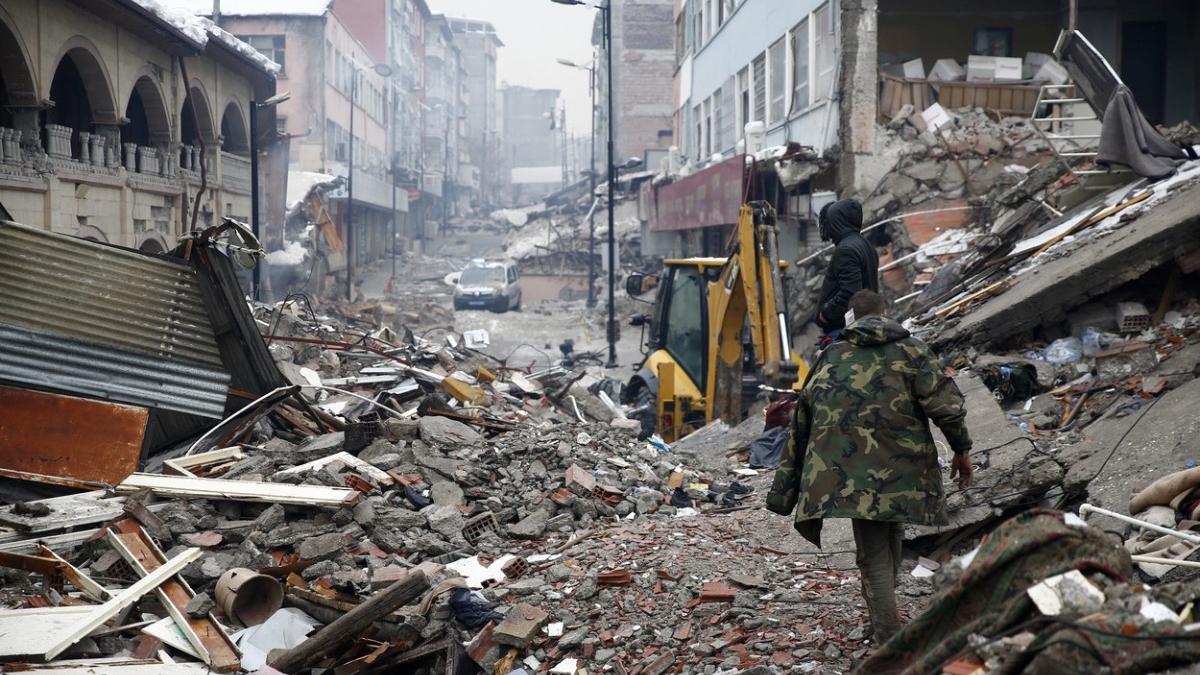striga nu putem salva noapte zapada ingreunare munca salvatori turcia