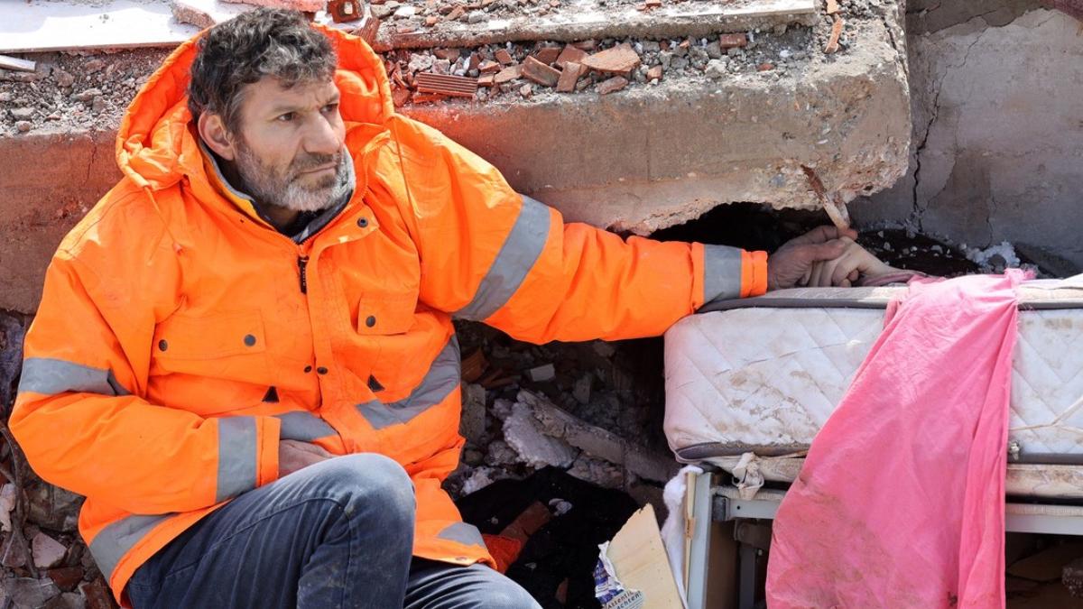 tata tine mana fetita moarta prinsa pat sub daramaturi imagine turcia