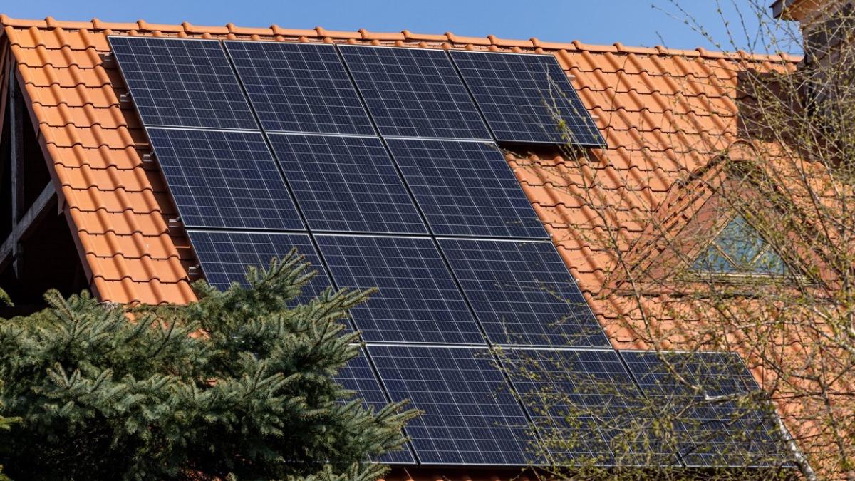schimbare reguli panouri fotovoltaice inscriere casa verde fotovoltaice