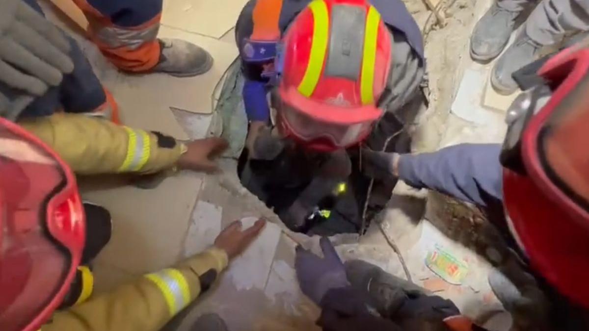 fetita zece ani salvata 147 ore blocata cladire prabusita cutremur turcia antakya