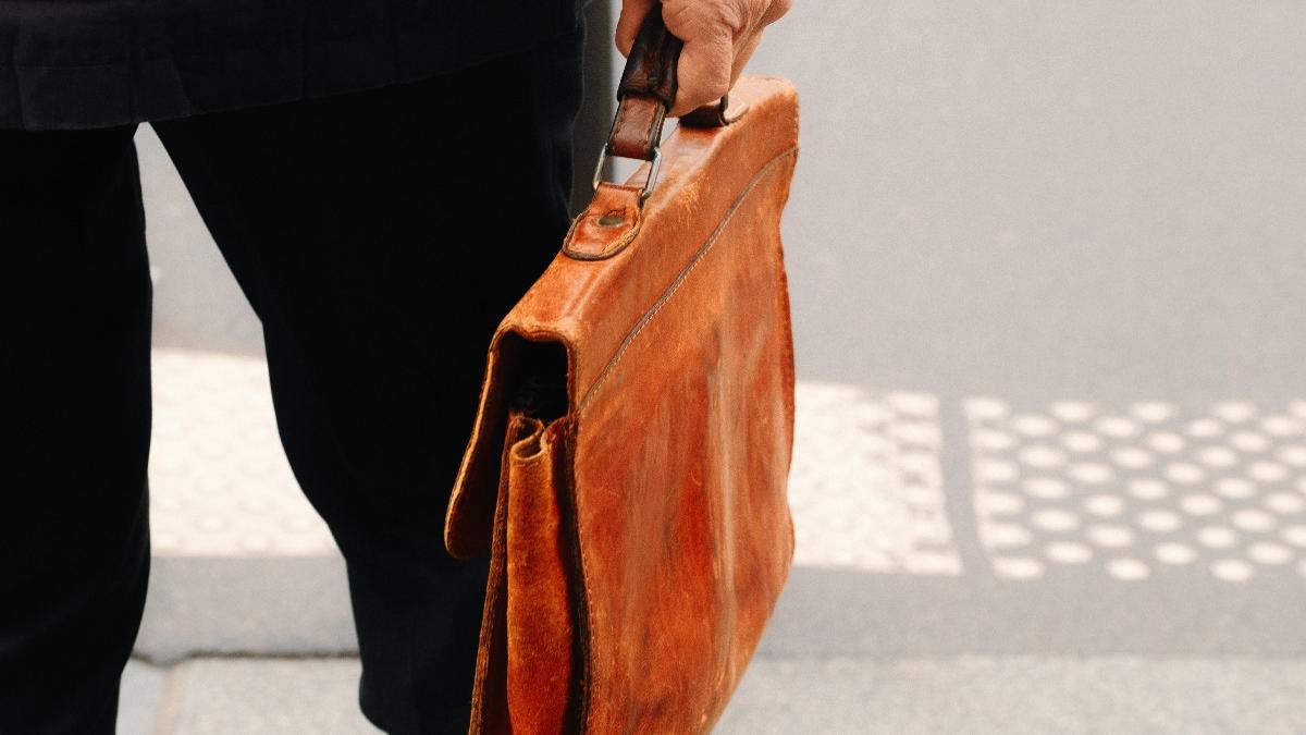 panica sectie politie austria roman amenintat arma geanta arestat consult psihic