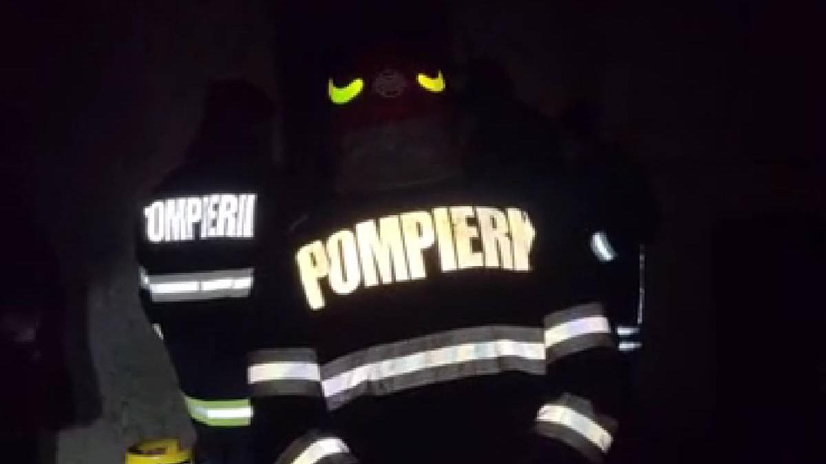 tanar dat foc apartament locuit chirie plecat chiloti urgente arad