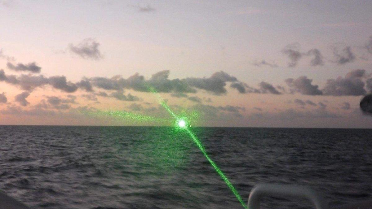 china laser nava militara filipine incident