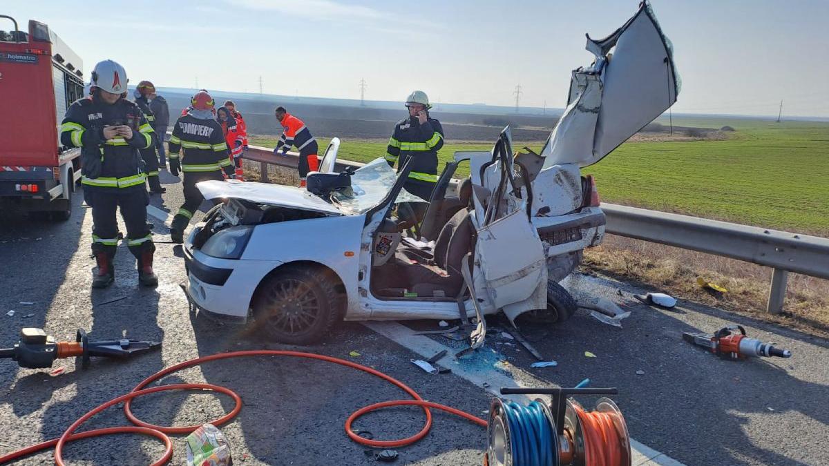 sofer mort stricat masina autostrada a1 spulberat tir banda de urgenta timis