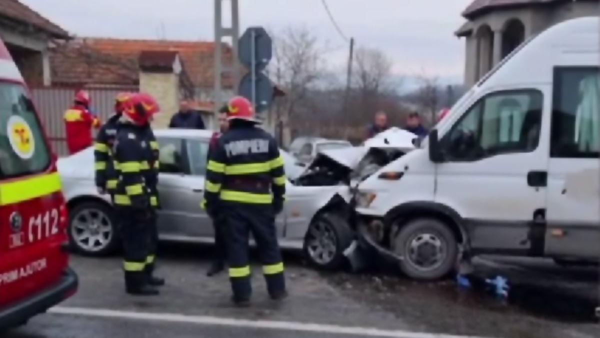 accident microbuz masina bihor raniti