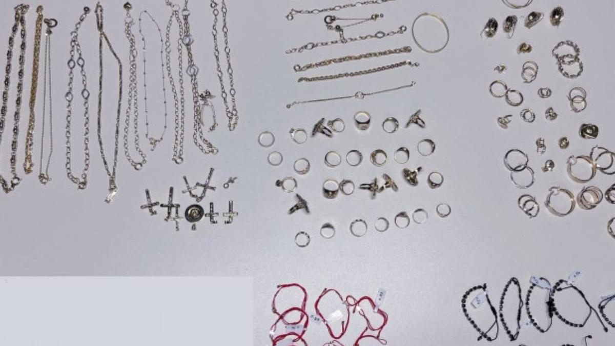 bijuterii 70 000 de euro bagaje aeroportul otopeni