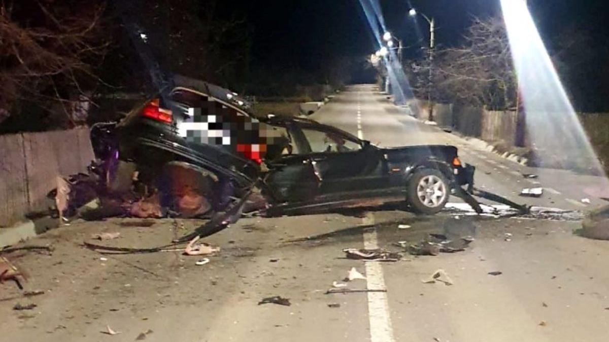tanar mort bmw rupt in doua accident dragomiresti judetul neamt