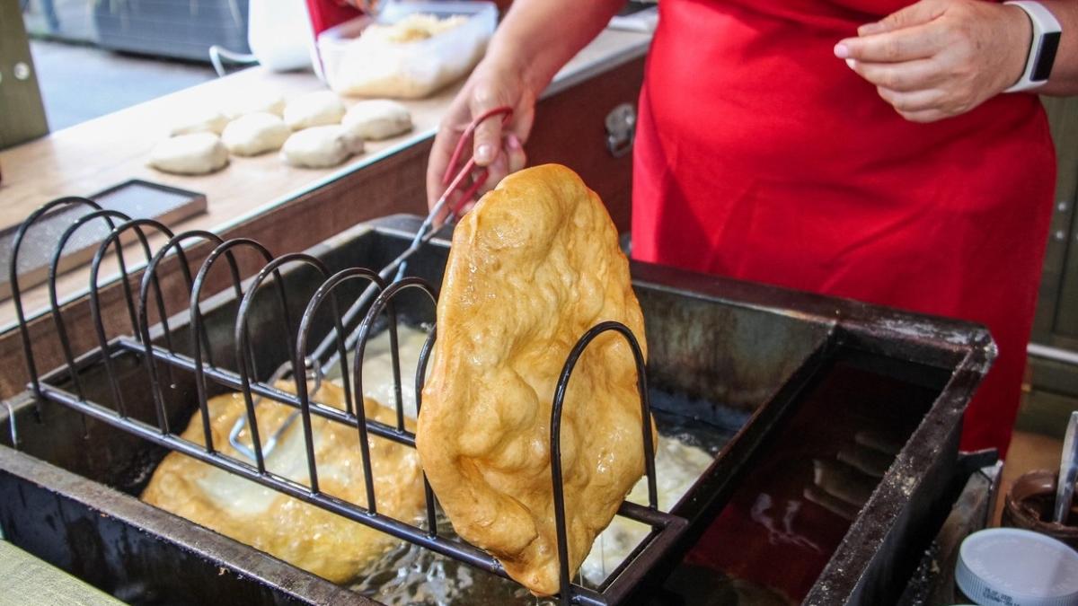 turist resita cat costa un langos opt ori mai ieftin cluj napoca