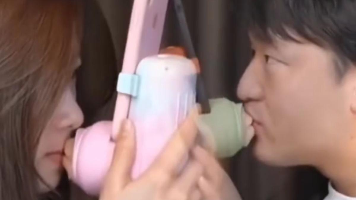 dispozitiv sarut real distanta china