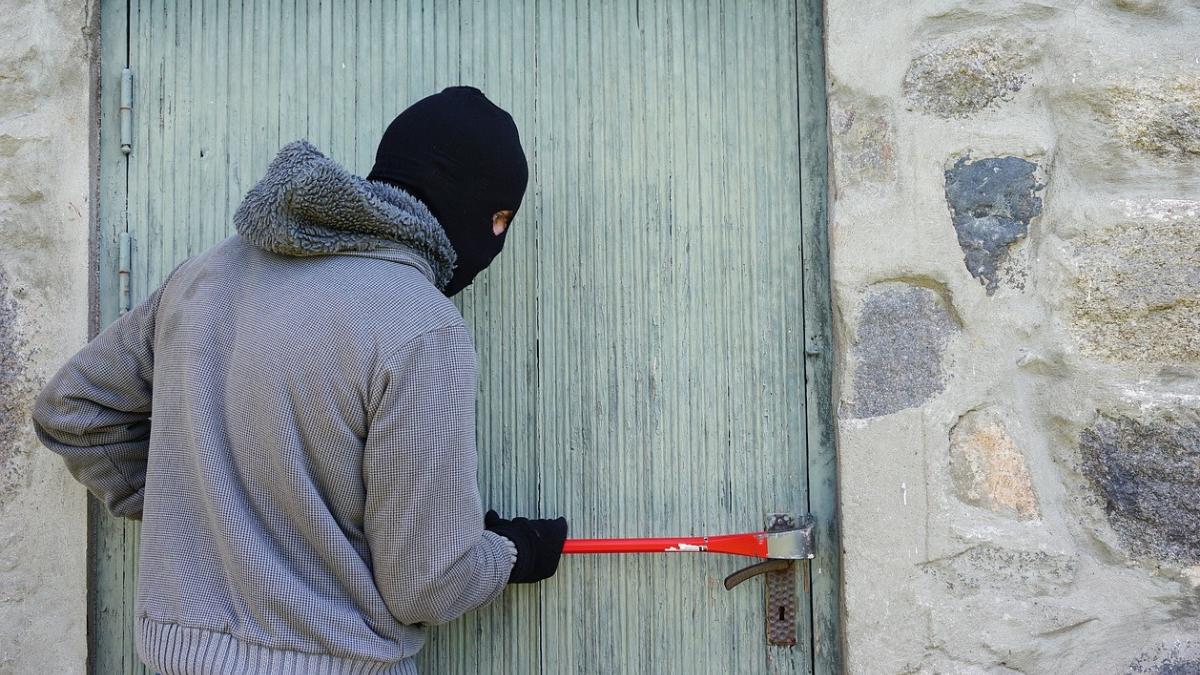 romani munca strainatate casa goala intors tara hoti bunuri 40 000 lei