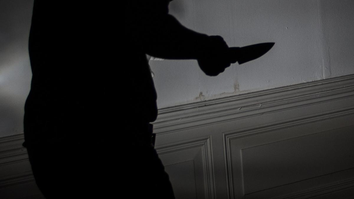 barbat prahova injunghiat acasa prieten datorie