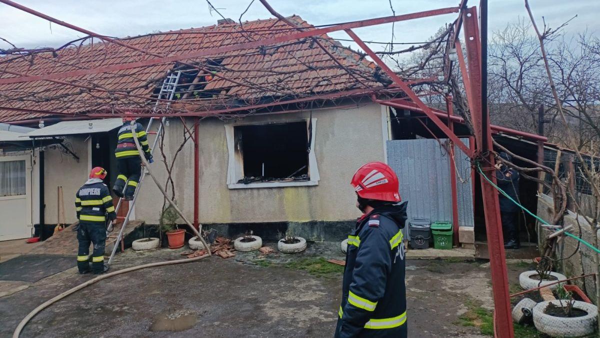 incendiu bihor femeie moarta fiu handicap