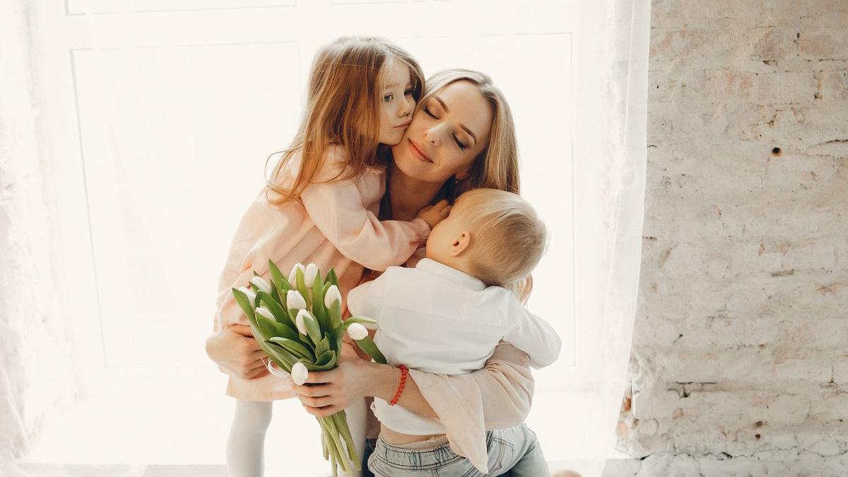 mesaje pentru mama urari sms felicitari 8 martie ziua femeii